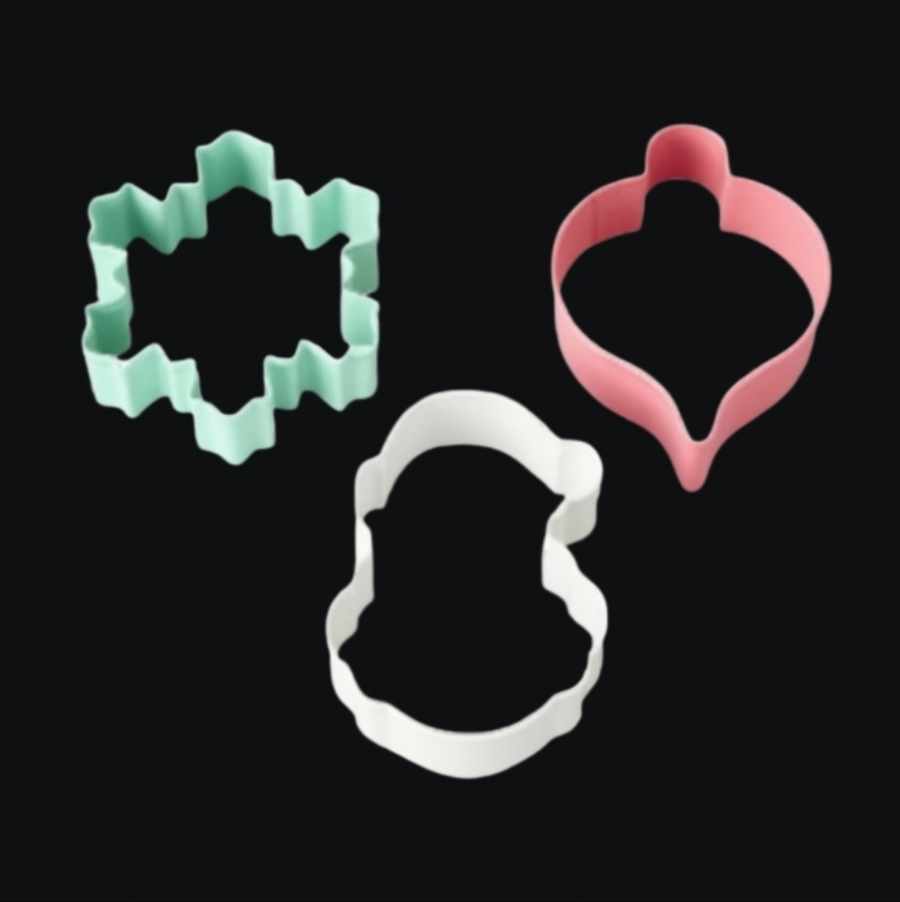 Wilton 3-Piece Festive Christmas Cookie Cutter Set - Picture 2 of 5
